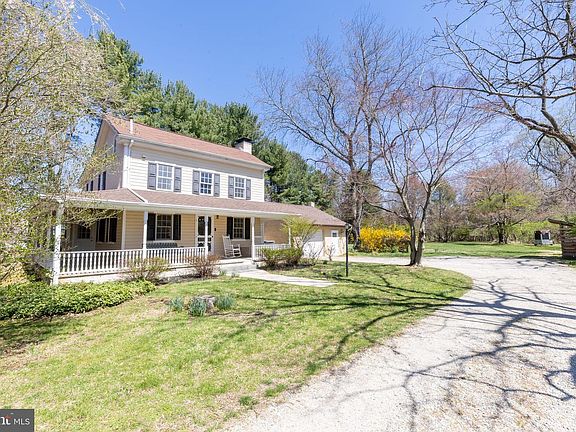 4th image of 28 Seminary Rd