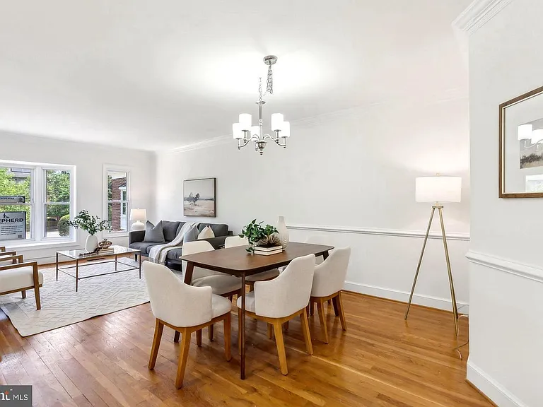 695 W Glebe Rd — Photo 9