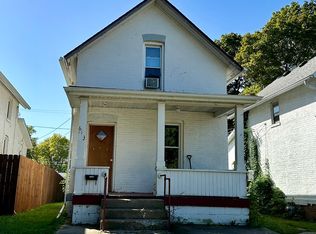 613 W 5th St, Sterling, IL 61081