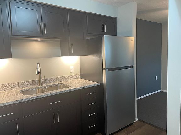 3rd image of 3160 W 14th St APT 4