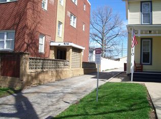 906 S 8th St APT 3N, Springfield, IL 62703