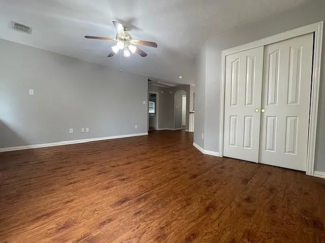 8519 Babbling Brook Ct — Photo 32
