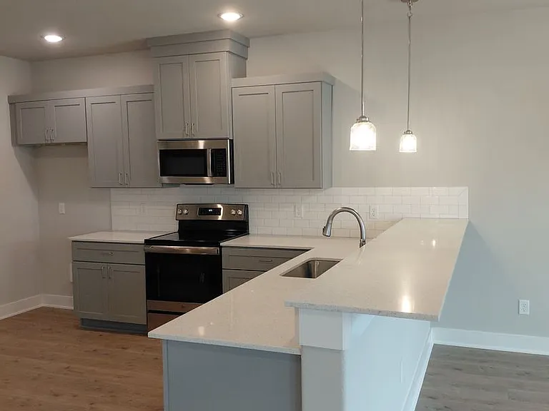 648 The Cottages Dr — Photo 17