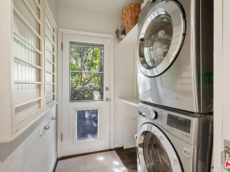 10576 Lindbrook Dr — Photo 55