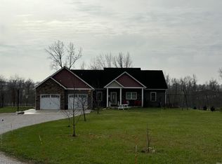 8909 E 200 N, Loogootee, IN 47553