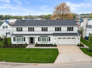 5125 Park Dr, Vermilion, OH 44089
