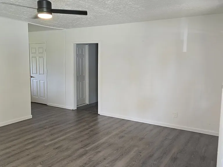 1143 Saint Rose Ln — Photo 3