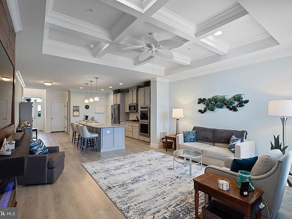 4th image of 822 Moorings Cir #17