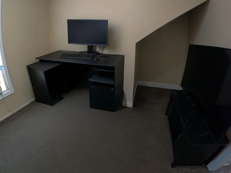 1661 Hillcrest Rd #3 — Photo 7