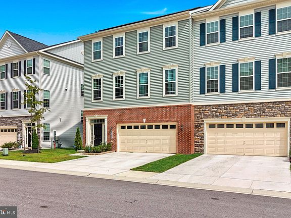 2nd image of 8159 Villaggio Dr