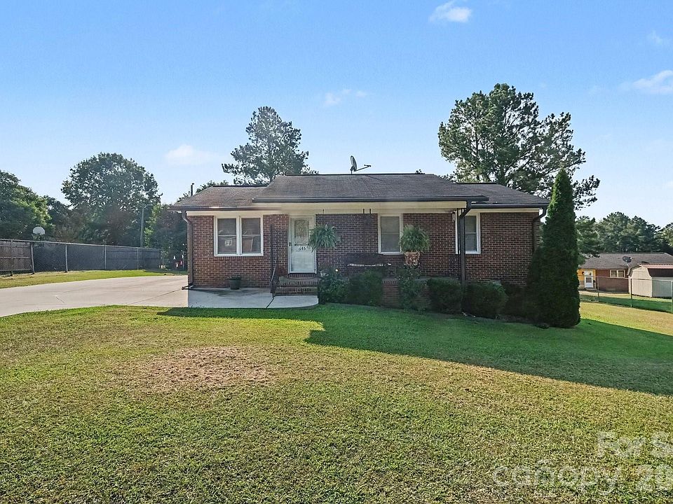 1st image of 645 Pine Ridge Rd #54