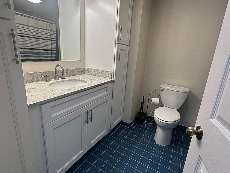 27 Oakridge Dr #2 — Photo 14