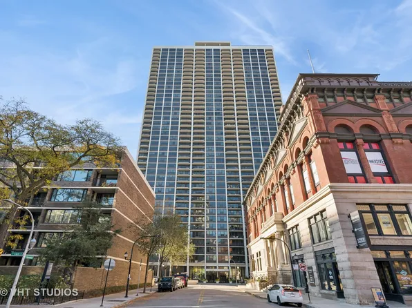 1560 N Sandburg Ter APT 915, Chicago, IL 60610