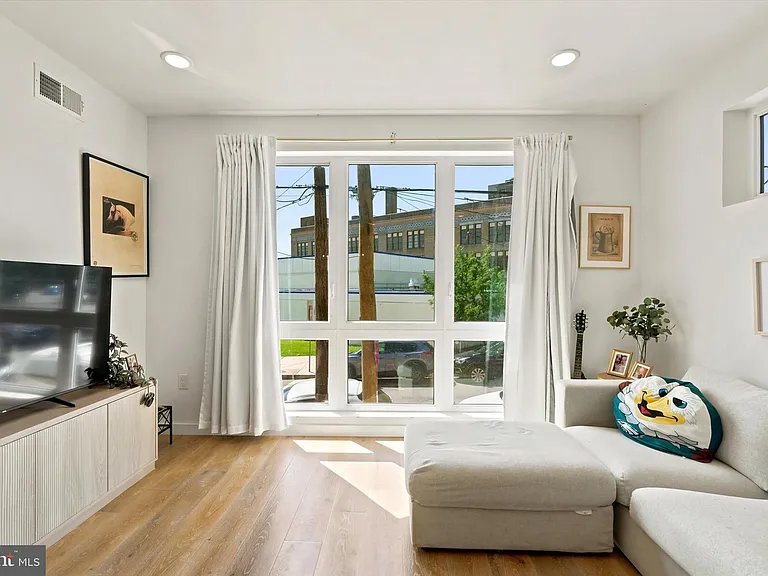 1729 Francis St #1 — Photo 12
