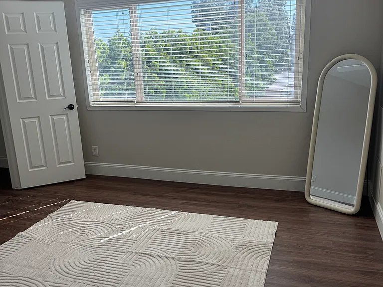 300 E Live Oak St #2J — Photo 7