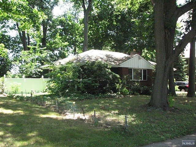 2nd image of 50 N Farview Ave