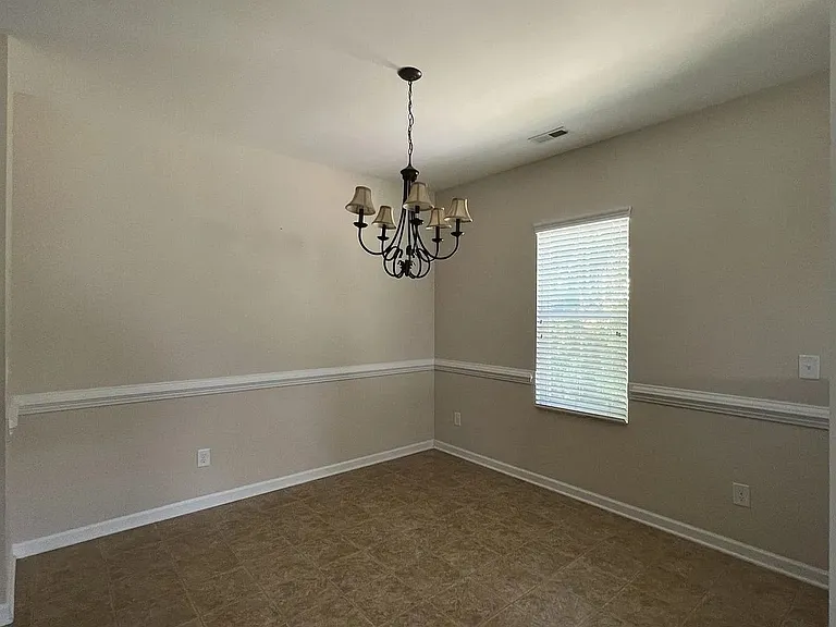 44 Salisbury Ln — Photo 5