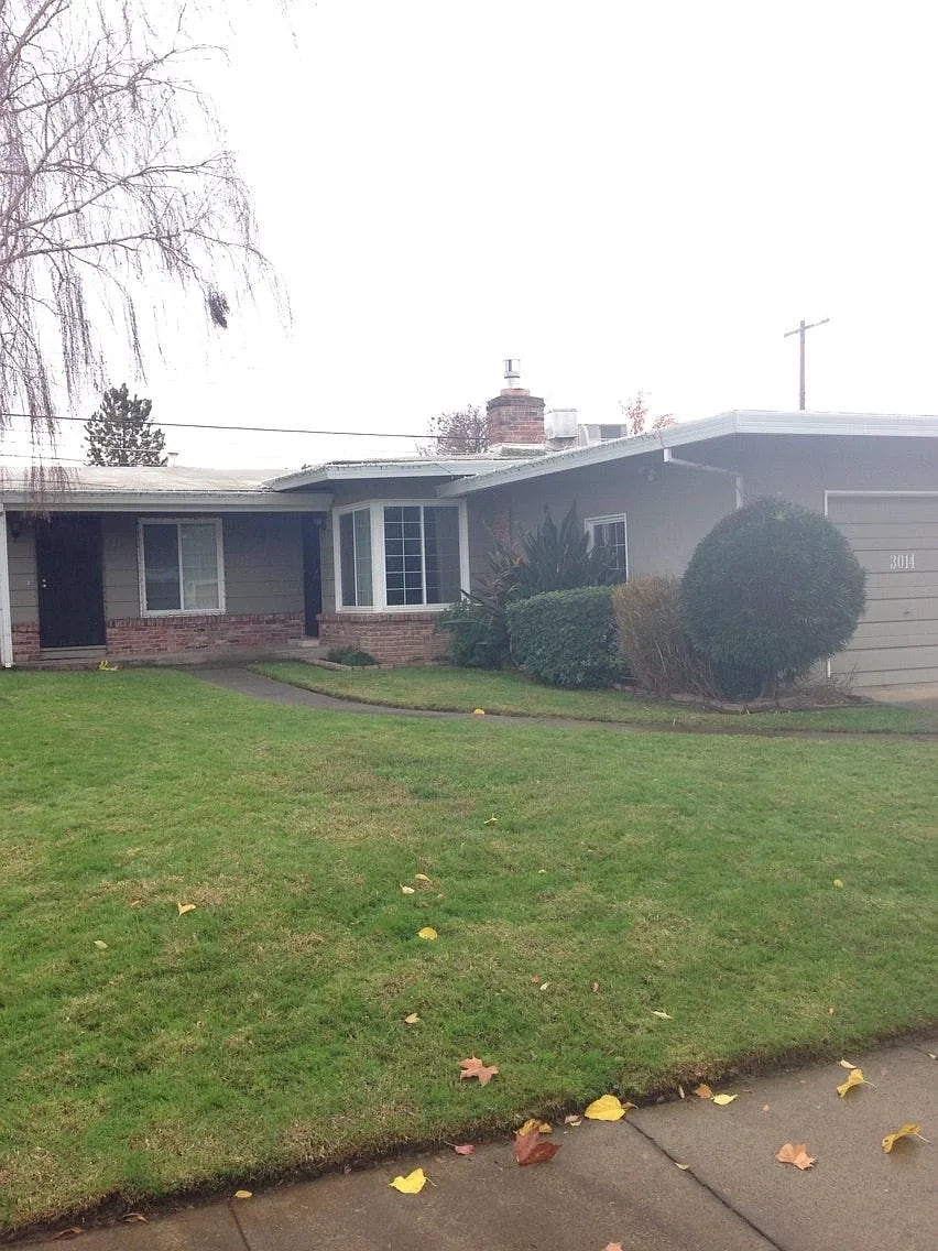 3012 Miramar Rd photo 1