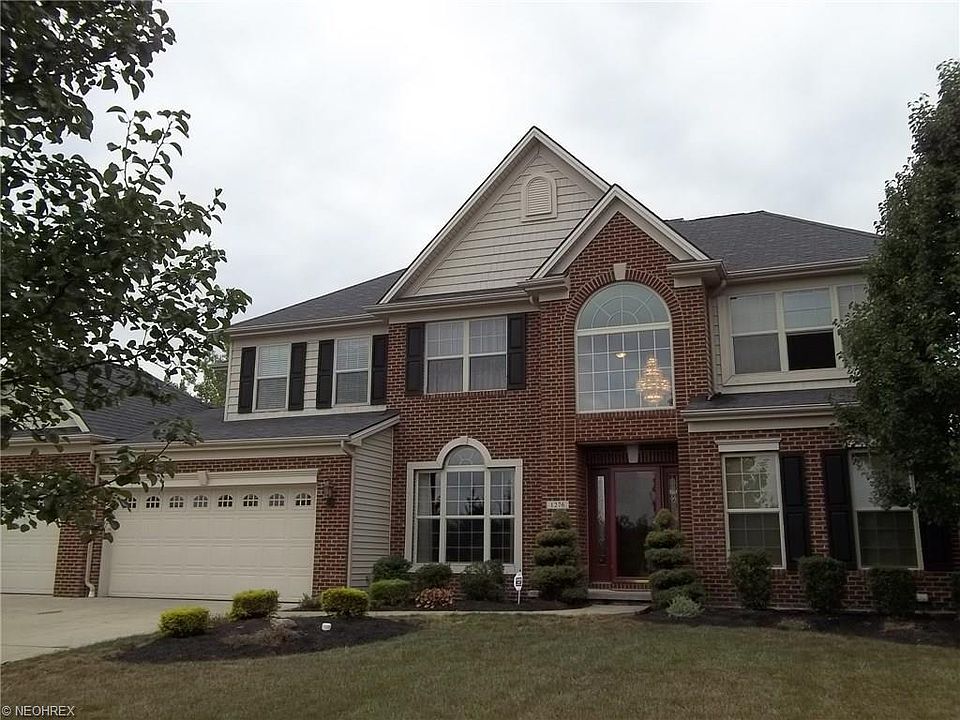 1st image of 1276 W Chase Dr