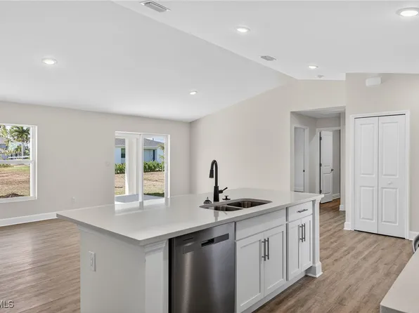 1154 NW 7th Pl, Cape Coral, FL 33993