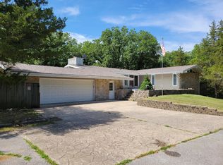 9000 S Kari Ln, Columbia, MO 65201