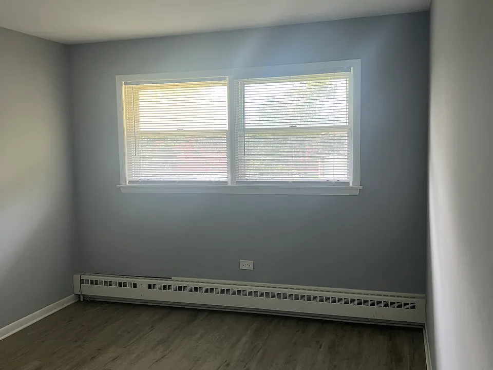 392 Executive Dr #304