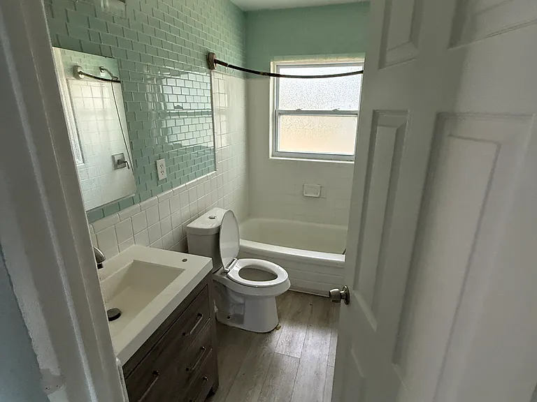 1833 Lombardy Dr — Photo 7