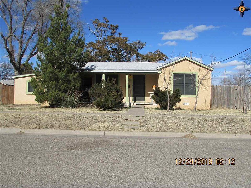 1st image of 900 W 17th St