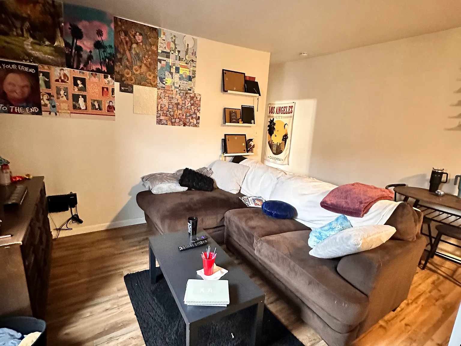 2 bed, 800 sqft, $1,250 — Photo 2