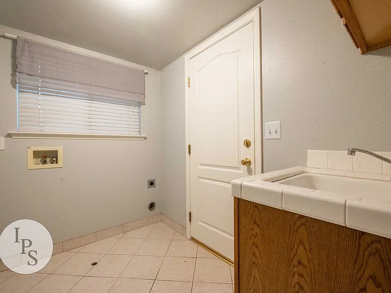 3676 Baron Ave — Photo 24