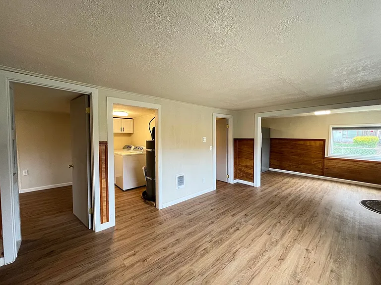 13625 SE Rhine St — Photo 10