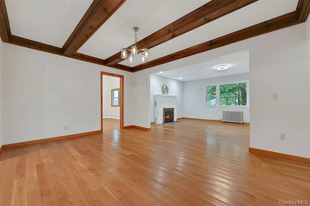 3 bed, 1375 sqft, $3,350 — Photo 4