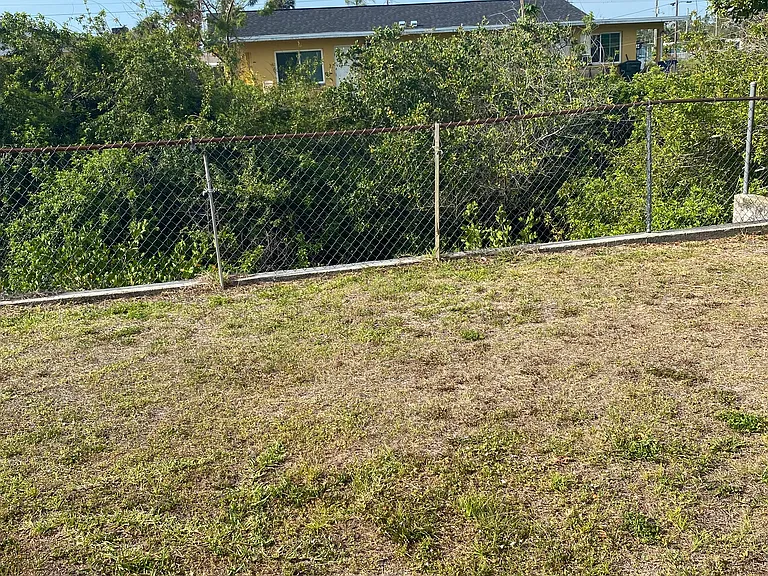 12205 Genoa Dr #4 — Photo 9