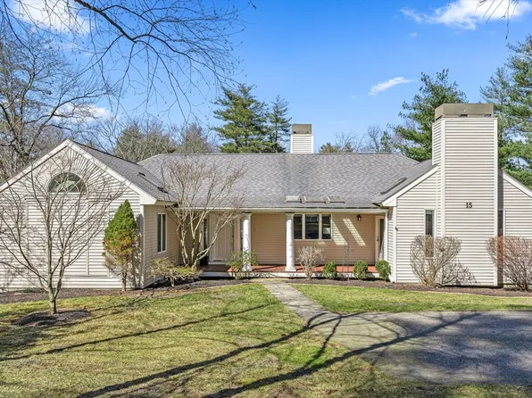 15 Pleasant St, Dover, MA 02030