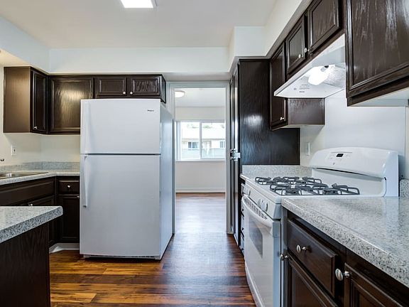 2nd image of 139 Cuyamaca St #3B-2Ba