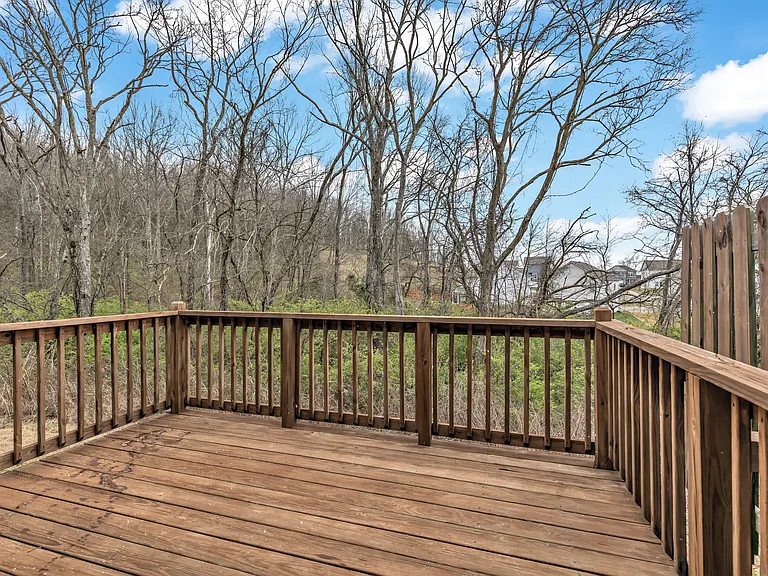 942 Millstream Dr N — Photo 24