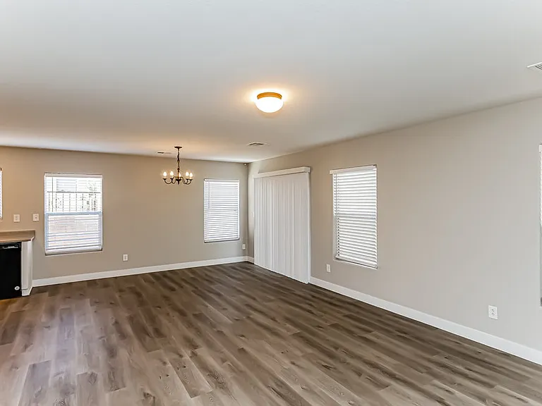 570 Swiss Cottage Ave — Photo 5