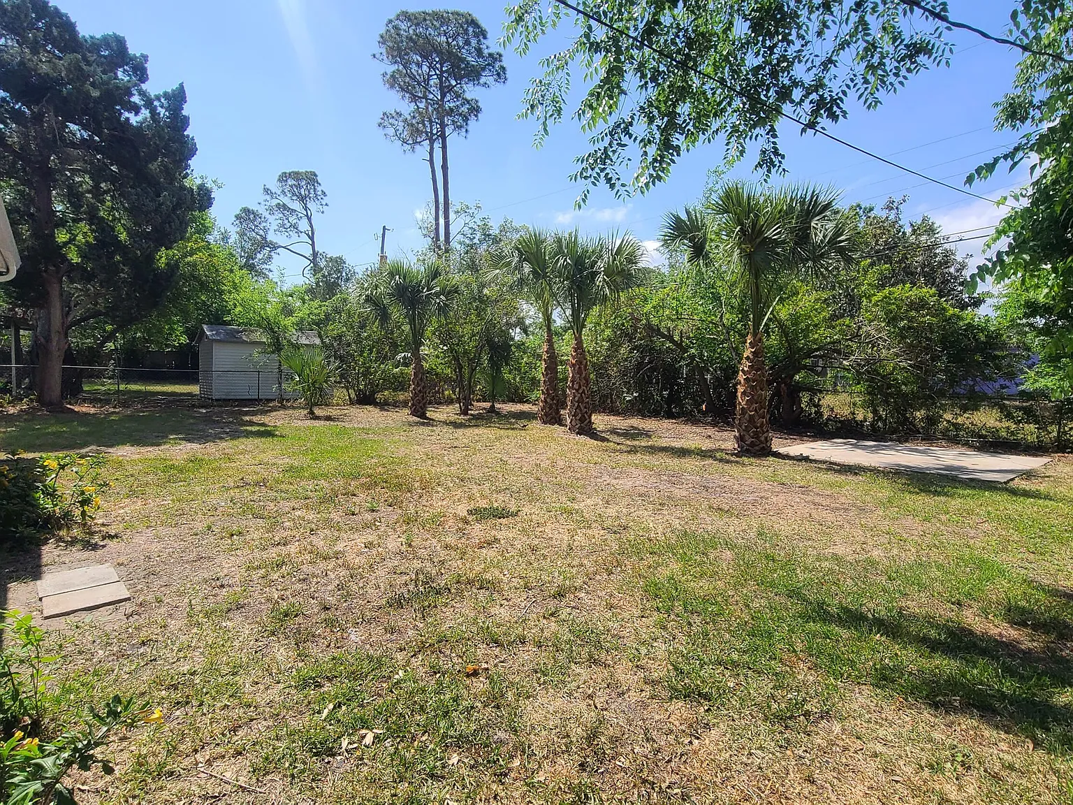 3 bed, 2.0 bath, 1466 sqft, $2,200 — Photo 2