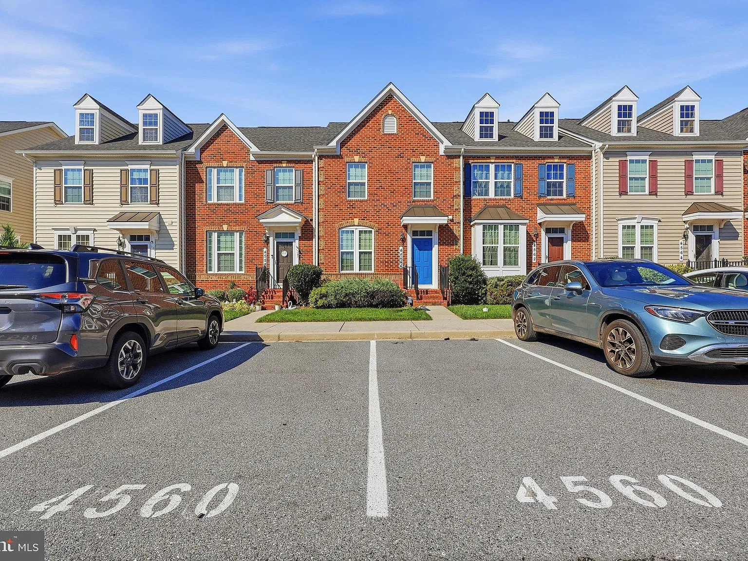 4 bed, 3.5 bath, 2080 sqft, $2,750 — Photo 3