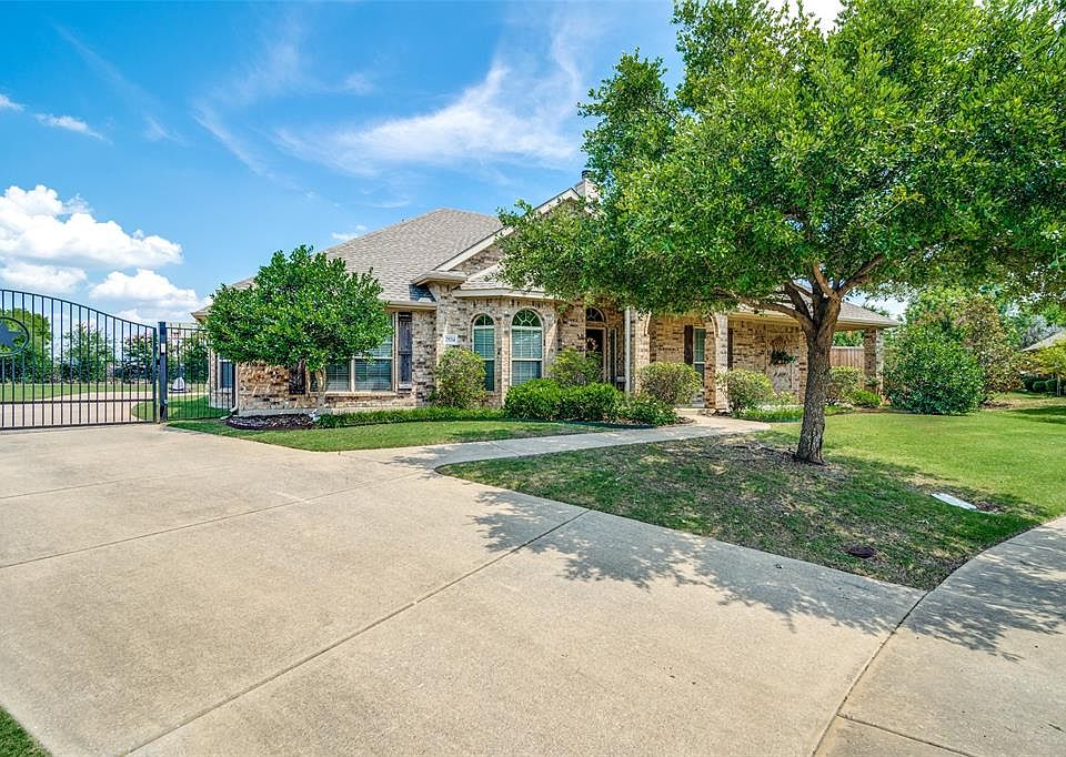 1st image of 2934 Barton Springs Ln