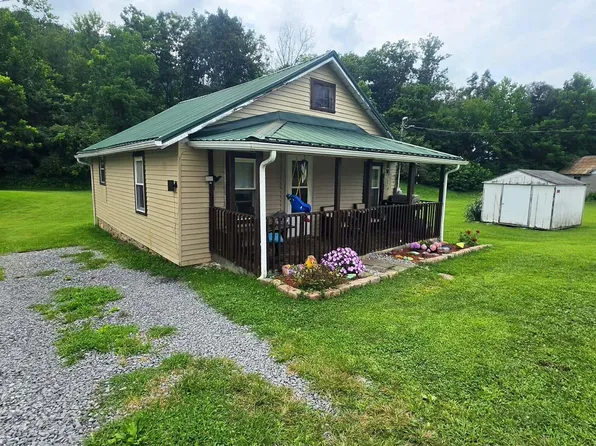 1551 Crackers Neck Rd, Big Stone Gap, VA 24219