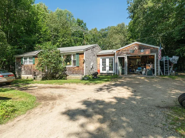 83 Lake Shore Drive, Moultonborough, NH 03254