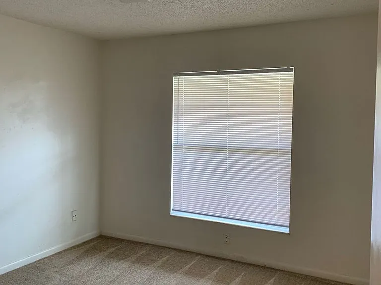 12125 Napiers Cir — Photo 7