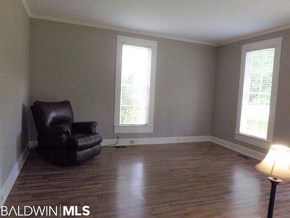 5th image of 412 Evergreen Ave