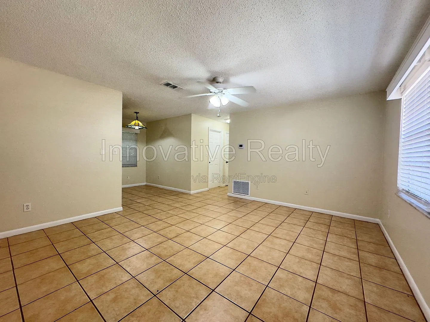 2 bed, 1.0 bath, 800 sqft, $1,550 — Photo 2