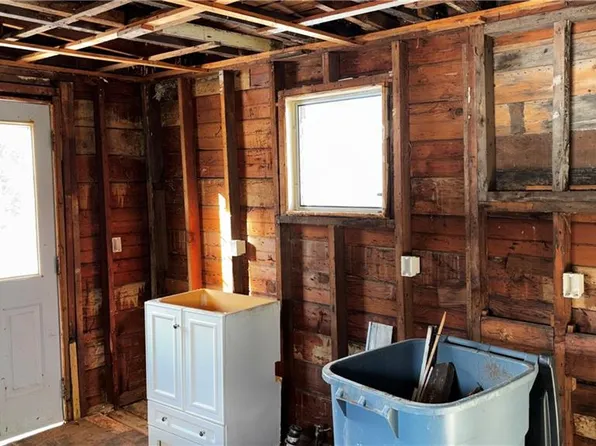 165 Canfield Ave, Warwick, RI 02889