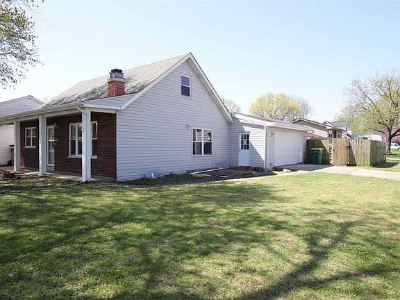 2nd image of 3341 Village Ln
