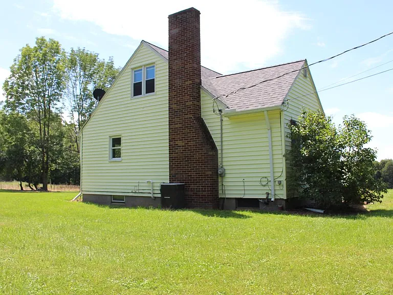 13553 Mayfield Rd — Photo 4