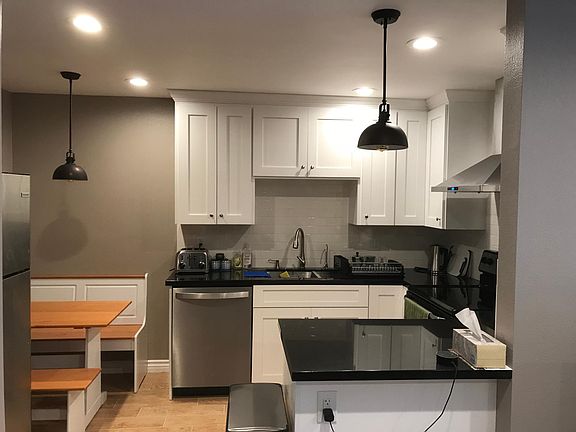 3rd image of 2929 Waverly Dr APT 207