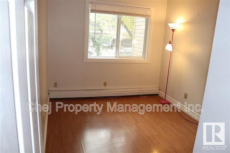Edmonton Apartment for rent - 2 Bedrooms — photo 4
